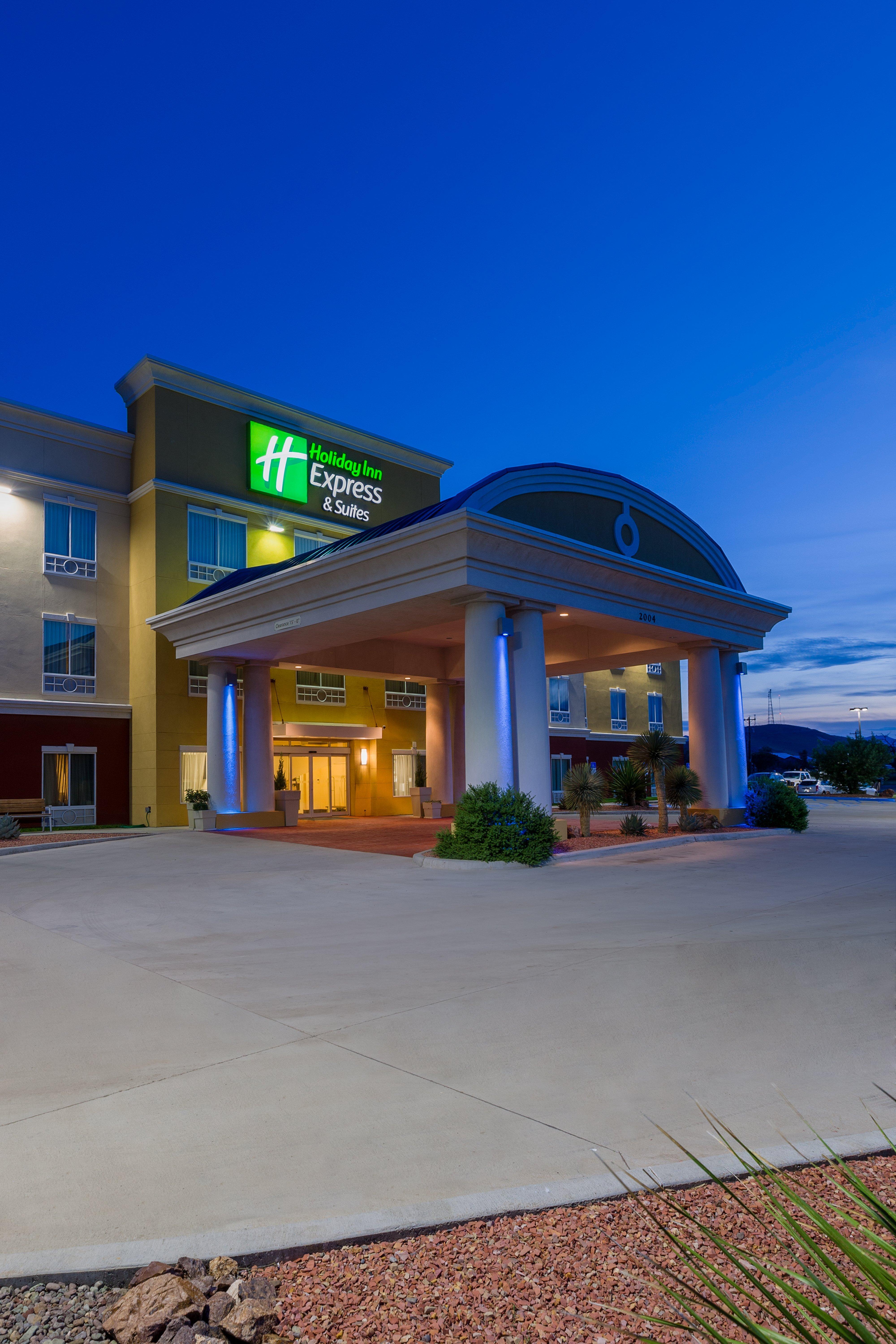 Holiday Inn Express And Suites Alpine By Ihg Exterior photo