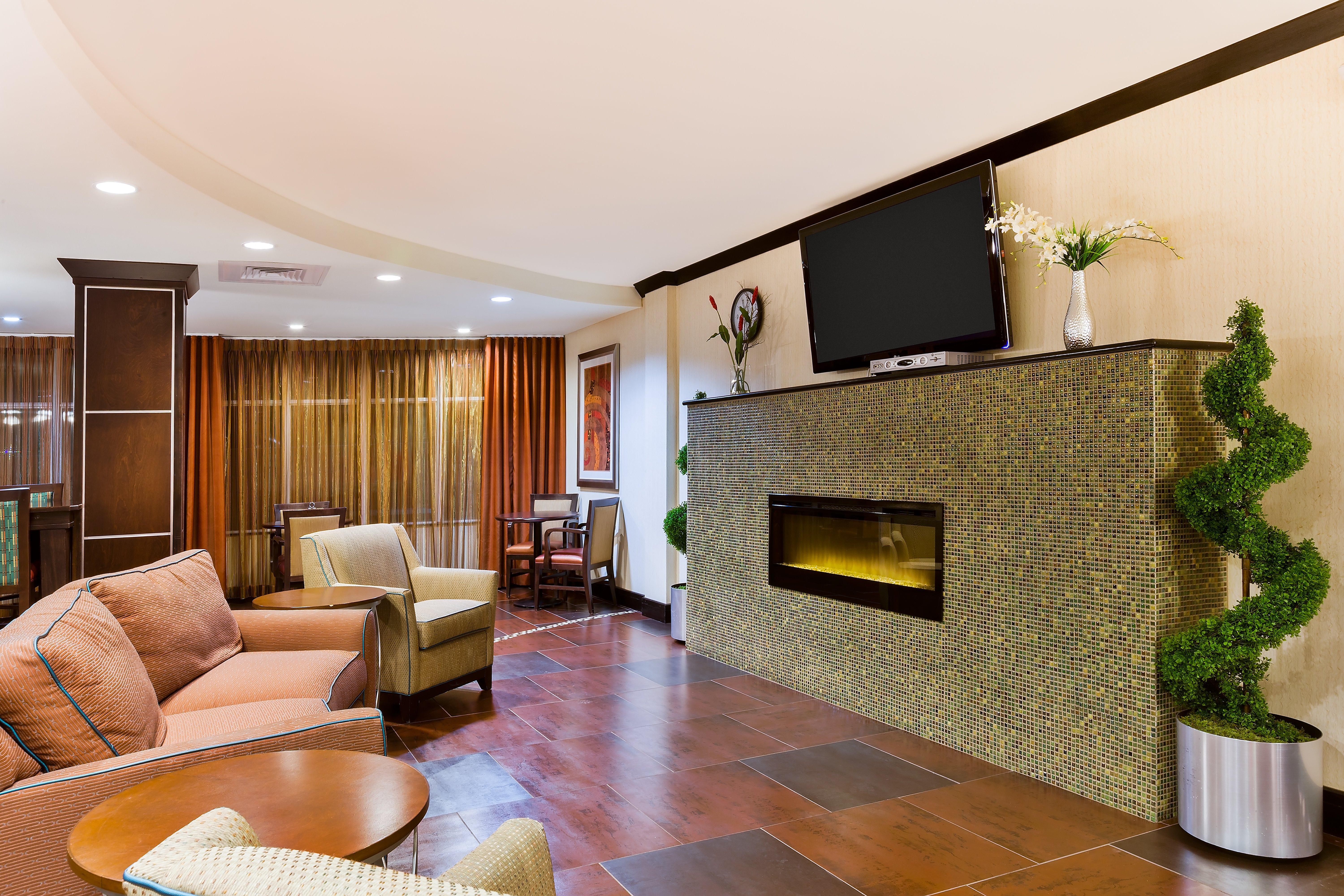 Holiday Inn Express And Suites Alpine By Ihg Exterior photo